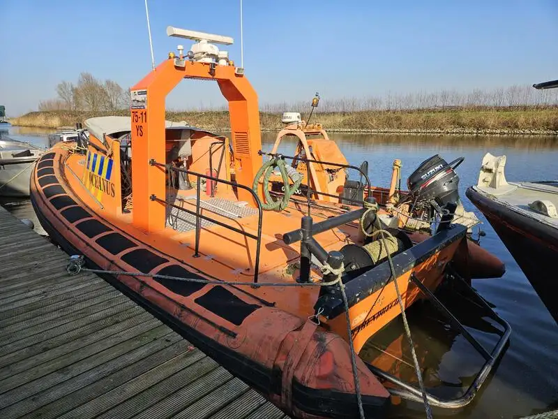Perahu karet kaku untuk dijual