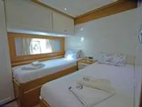 Yacht untuk dijual