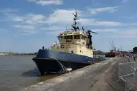 Kapal penarik dijual