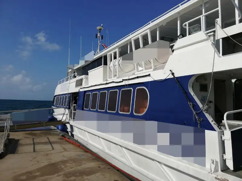 Kapal feri untuk dijual