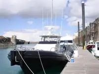 Kapal patroli untuk dijual