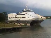 Kapal penelitian untuk dijual