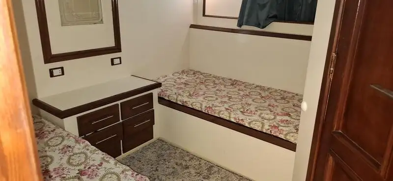 Kapal pesiar untuk dijual