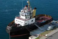 Kapal penarik dijual