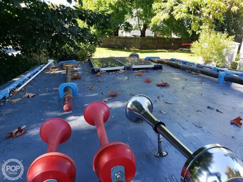 Kapal feri untuk dijual
