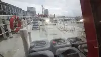 Kapal pengangkut ikan hidup untuk dijual