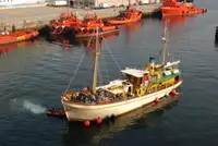 Kapal penumpang dijual