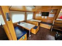Kapal kru untuk dijual