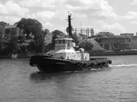 Kapal penarik dijual