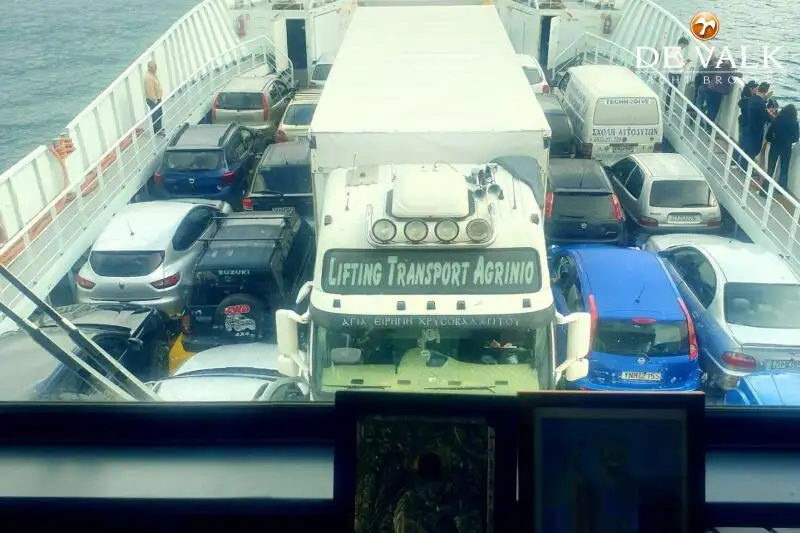 Kapal feri untuk dijual
