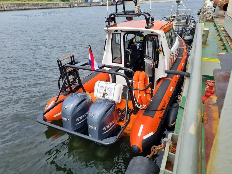 Kapal kontainer untuk dijual