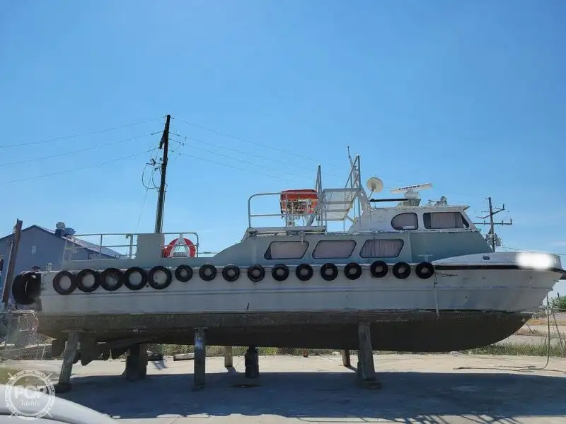 Kapal kru untuk dijual