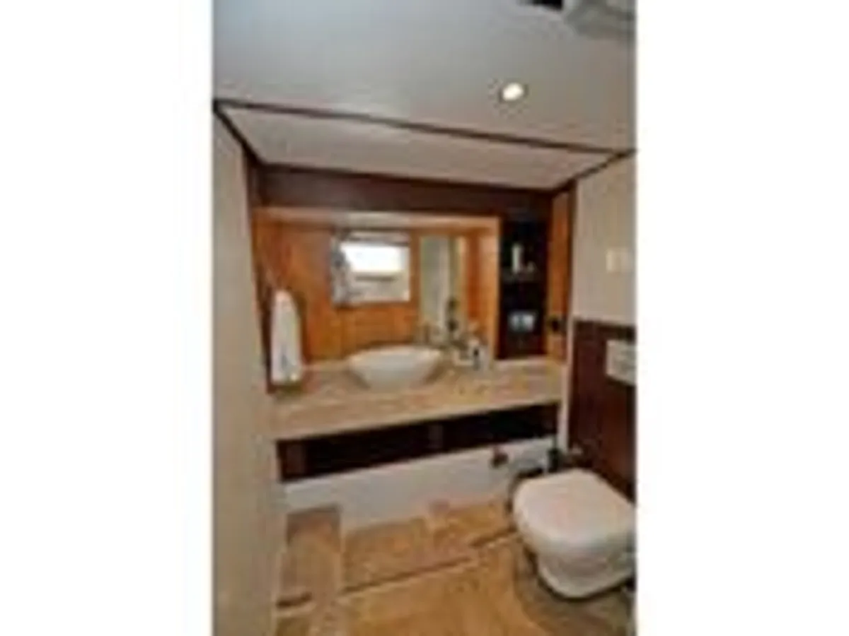 Yacht untuk dijual