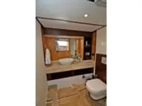 Yacht untuk dijual