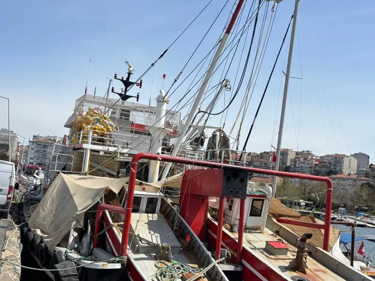 Kapal penangkap ikan untuk dijual