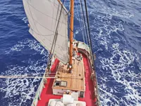 Yacht untuk dijual