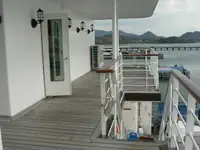 Katamaran untuk dijual