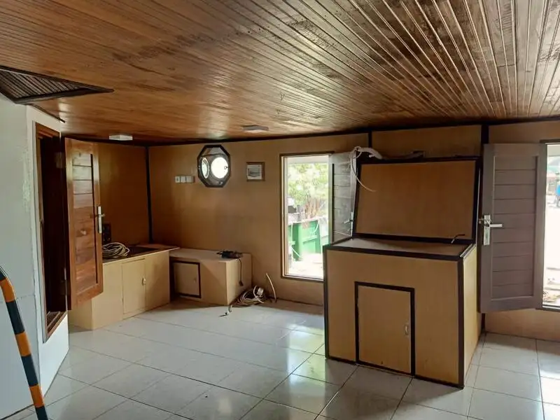 Kapal pendarat, tank untuk dijual