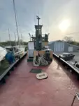 Kapal penarik dijual
