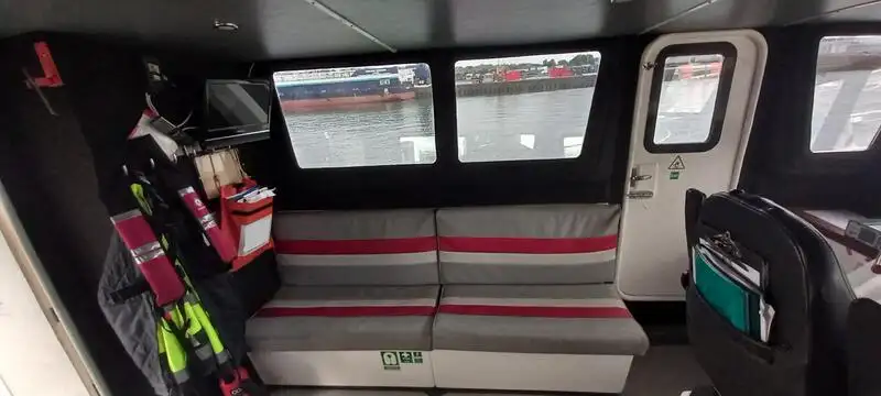 Kapal kru untuk dijual