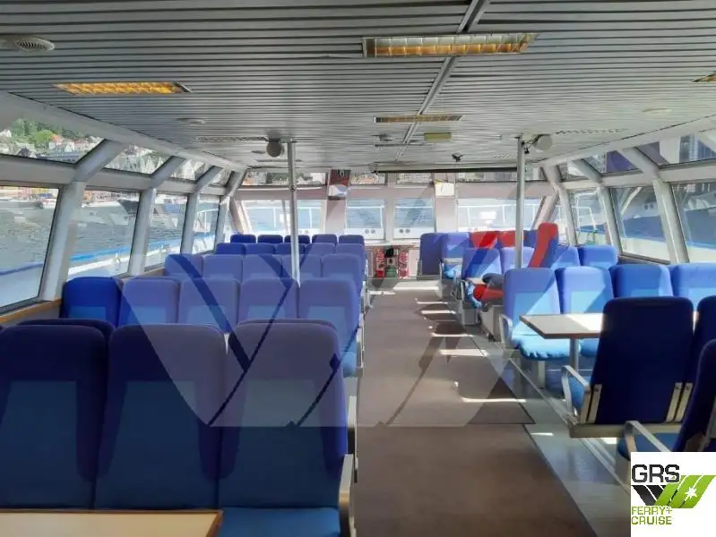 Kapal feri untuk dijual