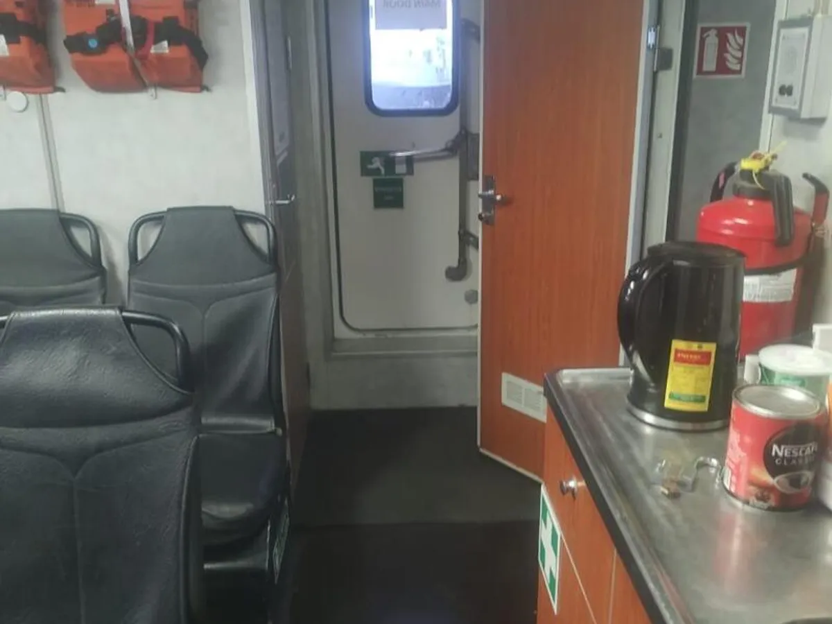 Kapal kru untuk dijual