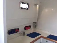 Kapal penelitian untuk dijual