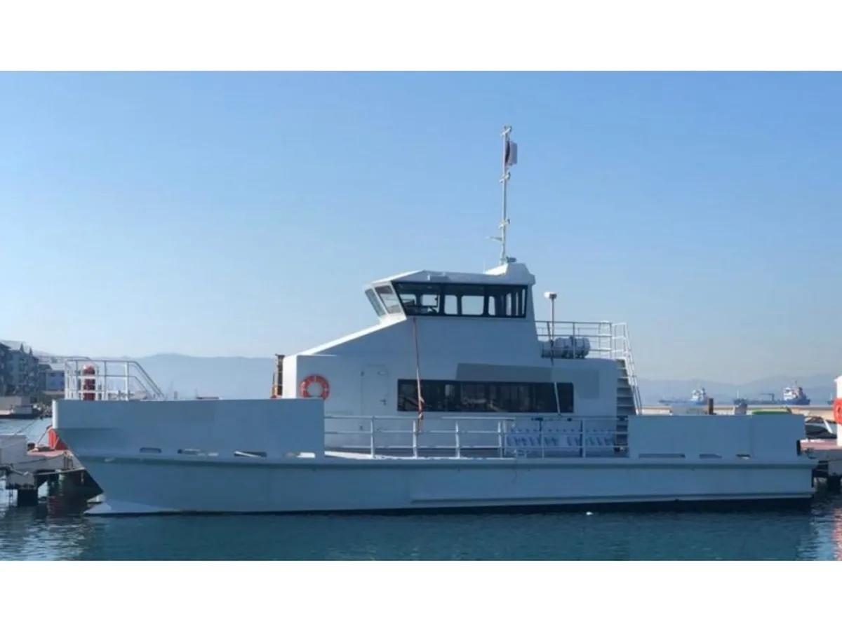 Kapal kru untuk dijual