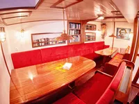 Yacht untuk dijual