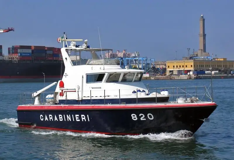 Kapal patroli untuk dijual