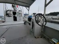 Sekoci penyelamat untuk dijual