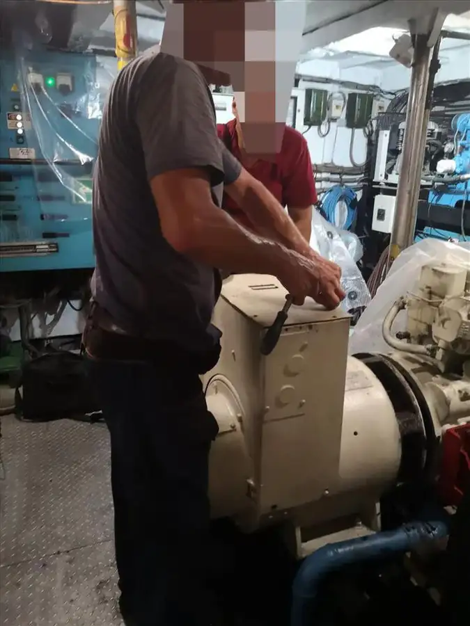 Kapal kru untuk dijual