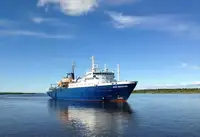 Kapal penumpang dijual