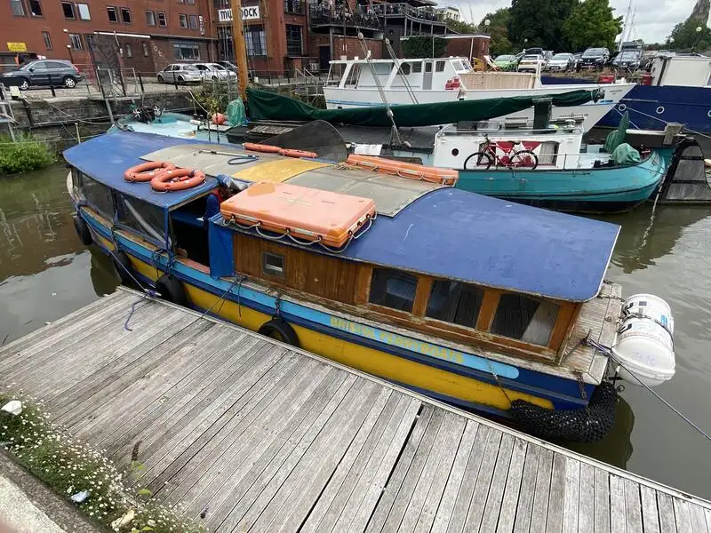 Kapal feri untuk dijual