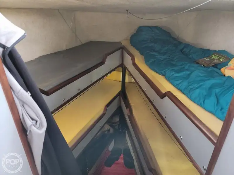 Sekoci penyelamat untuk dijual