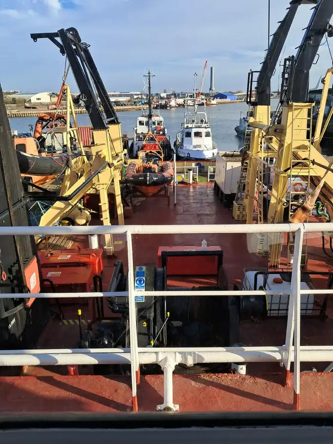 Kapal suplai untuk dijual
