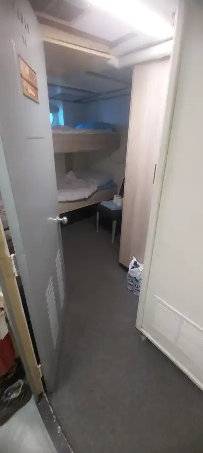 Kapal penelitian untuk dijual