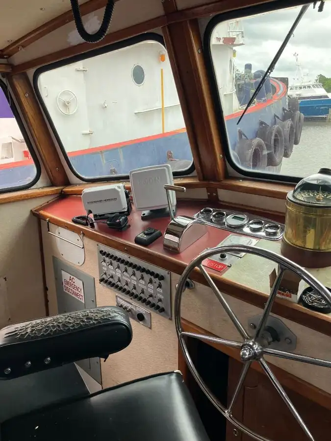 Kapal kru untuk dijual