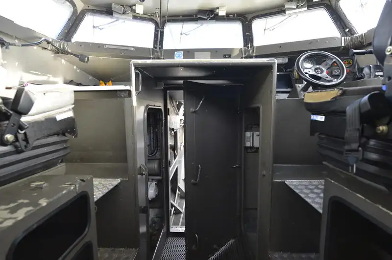 Kapal angkatan laut / militer untuk dijual