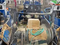 Kapal pengangkut ikan hidup untuk dijual