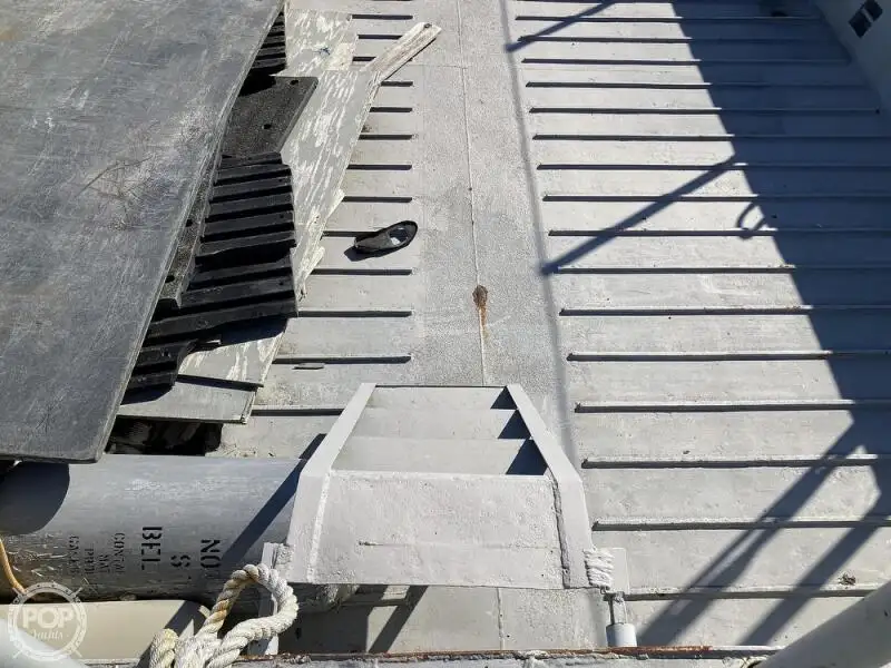 Kapal pendarat, tank untuk dijual