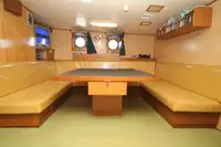 Kapal penelitian untuk dijual