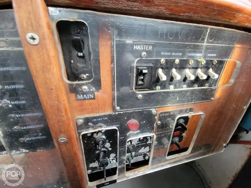 Sekoci penyelamat untuk dijual