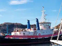 Kapal penarik dijual
