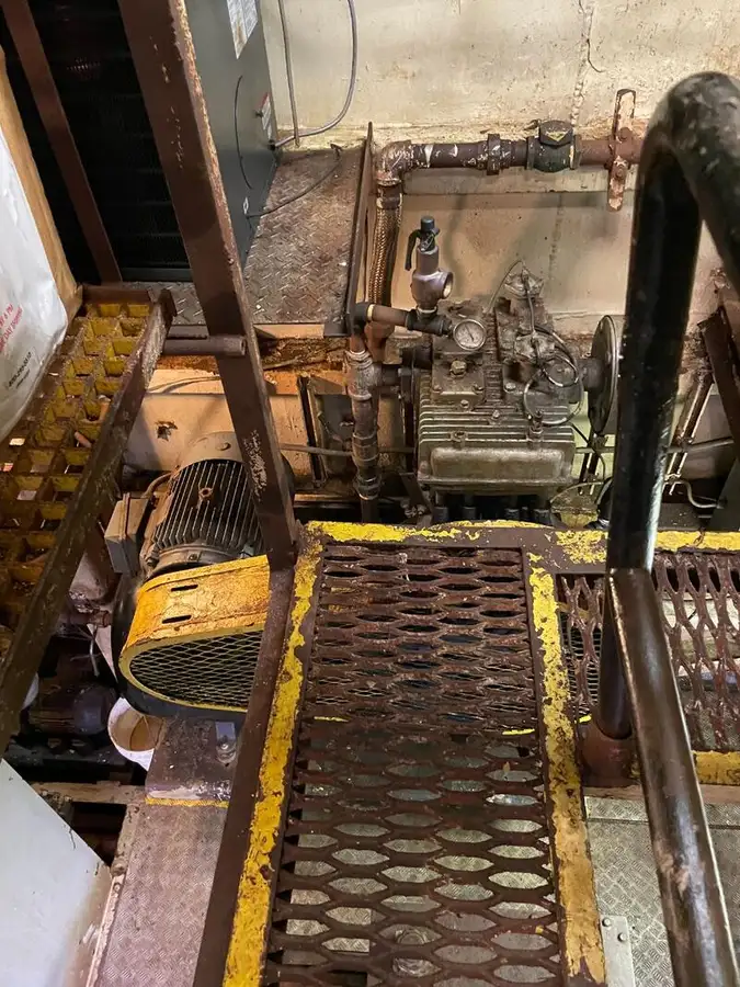 Kapal keruk untuk dijual