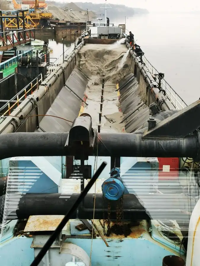 Kapal keruk untuk dijual