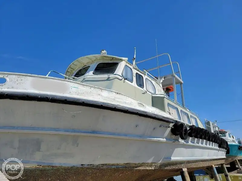 Kapal kru untuk dijual