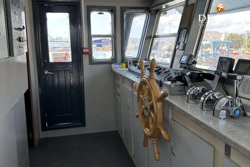 Kapal feri untuk dijual