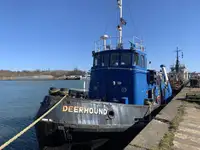 Kapal penarik dijual