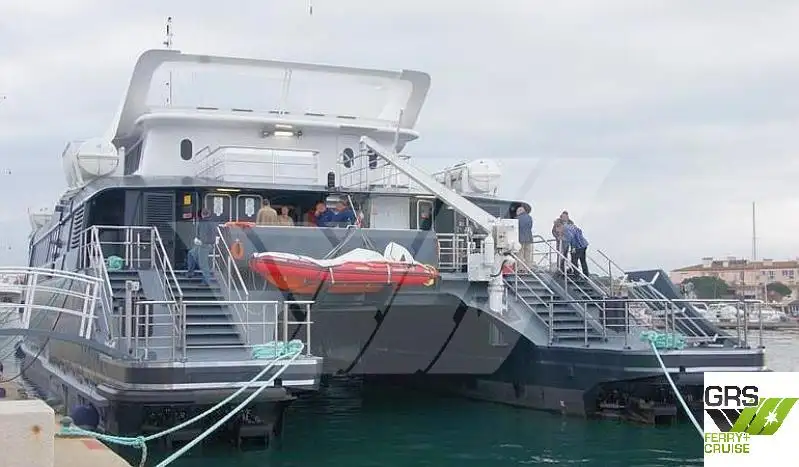 Kapal pesiar untuk dijual